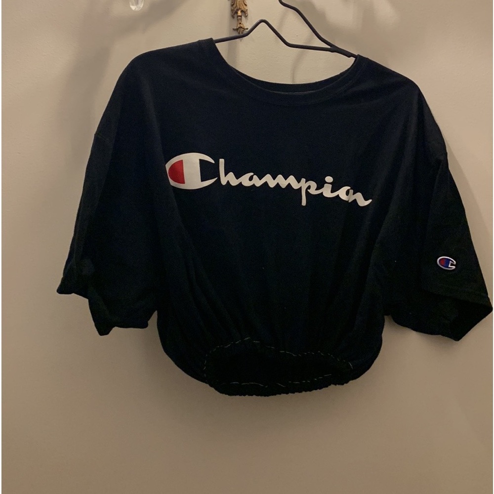 Champion —elastic waist crop top